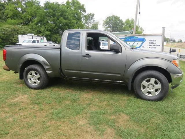 2008 Nissan Frontier SE King Cab photo 8