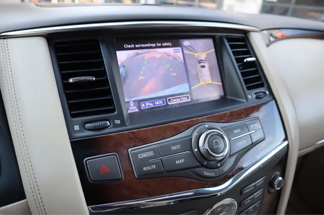 2014 Infiniti QX80 photo 19