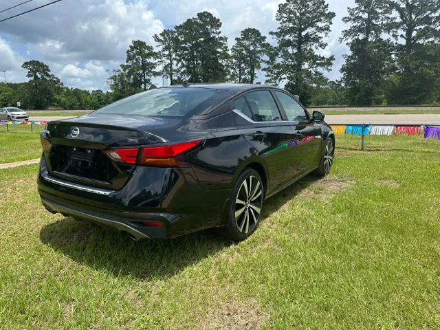 2021 Nissan Altima SR - Photo 13