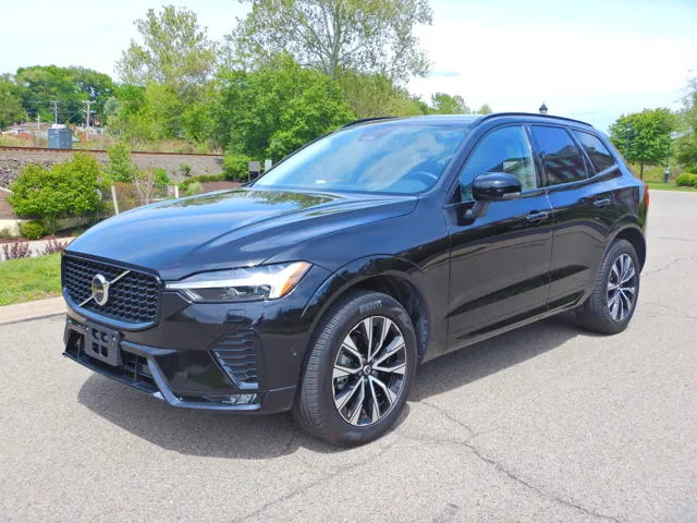 2025 Volvo XC60 B5 Plus Dark AWD's photo