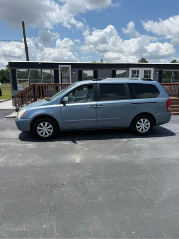 2011 Kia Sedona LX's photo