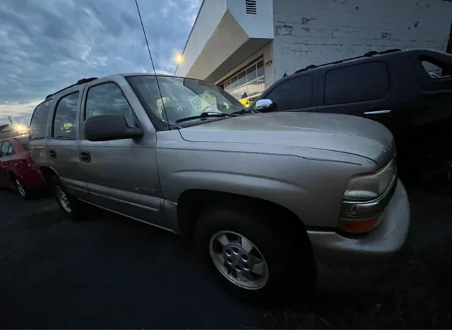 2000 Chevrolet Tahoe Base's photo