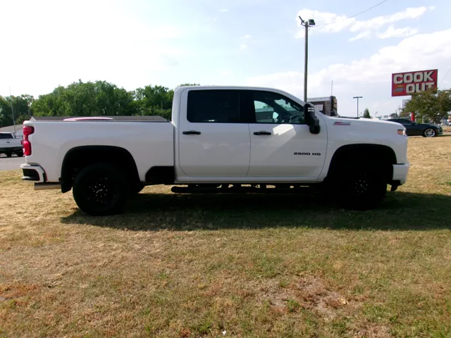 2021 Chevrolet Silverado 2500HD LT - Photo 2
