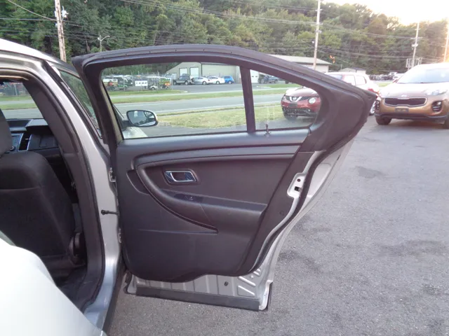 2016 Ford Taurus - Photo 15