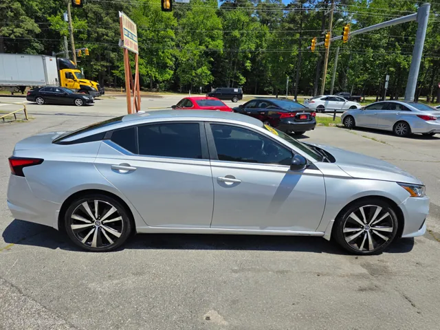 2020 Nissan Altima SR - Photo 6