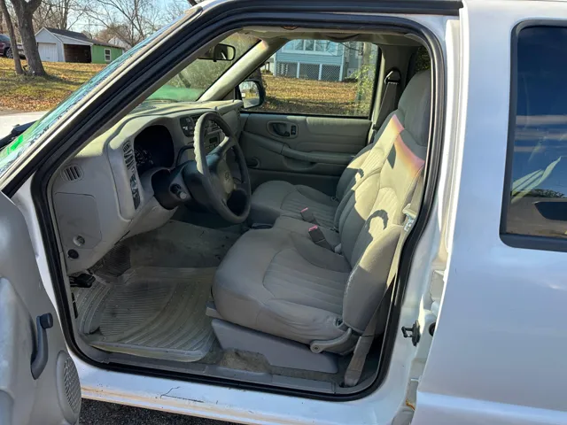 2003 Chevrolet Blazer LS - Photo 6