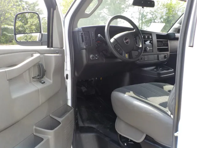 2024 GMC Savana Cargo Work Van - Photo 16