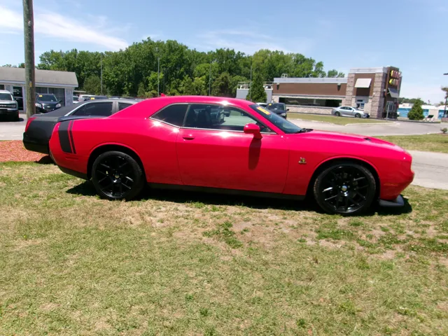 2015 Dodge Challenger Scat Pack - Photo 2