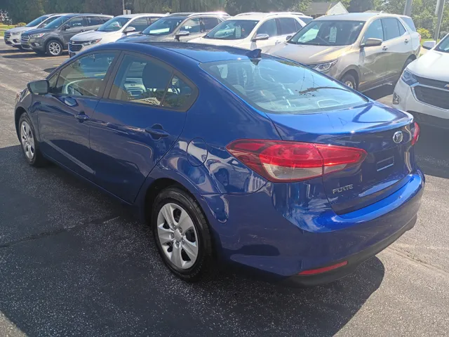 2017 Kia Forte LX Base photo 13