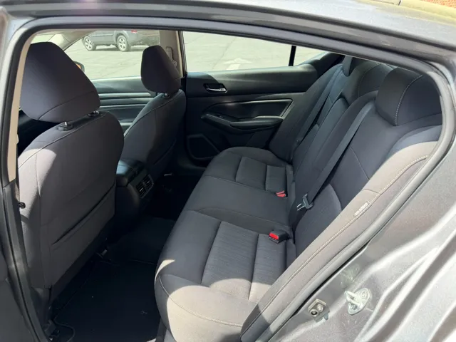 2019 Nissan Altima SV - Photo 14