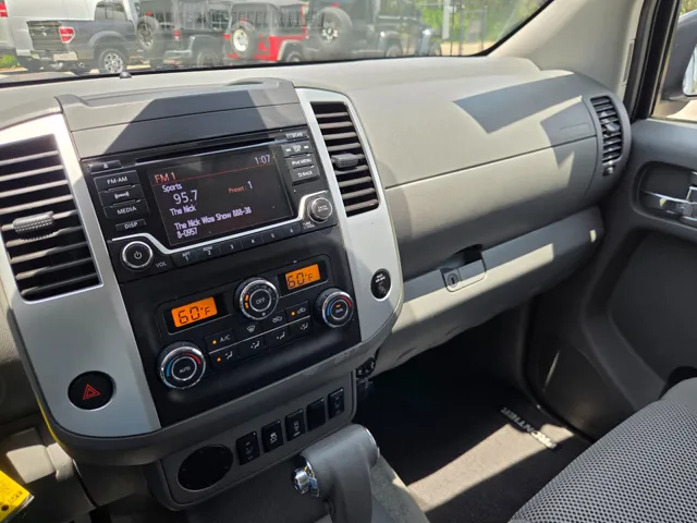 2017 Nissan Frontier SV - Photo 24
