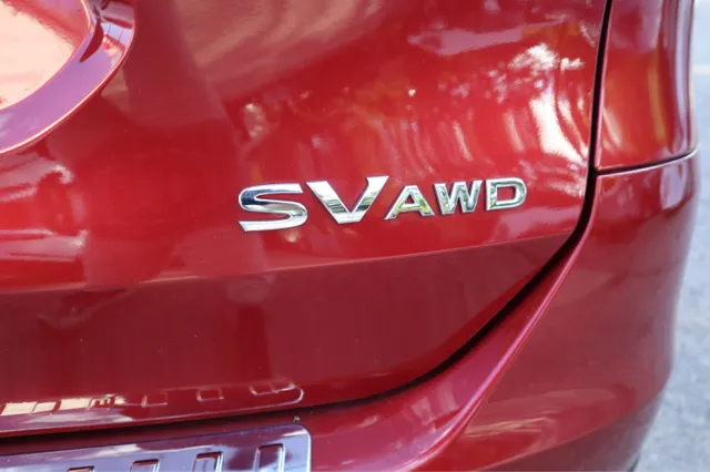 2016 Nissan Rogue SV AWD photo 11