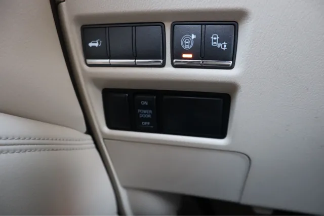 2014 Infiniti QX80 photo 15
