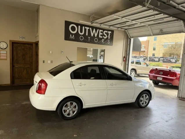 2008 Hyundai Accent GLS - Photo 9