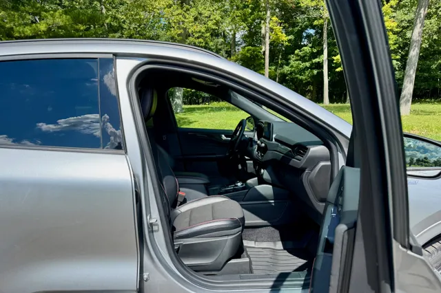 2023 Ford Escape ST-Line - Photo 33