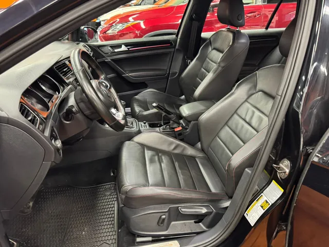 2015 Volkswagen Golf GTI SE photo 10