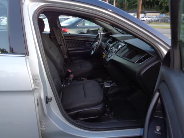 2016 Ford Taurus - Photo 14