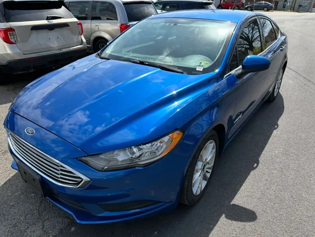 2017 Ford Fusion SE Hybrid photo 2