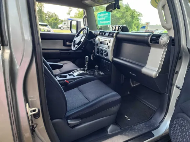 2012 Toyota FJ Cruiser Base photo 19