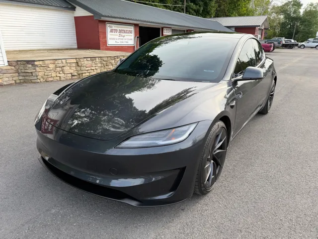 2025 Tesla Model 3 Performance's photo