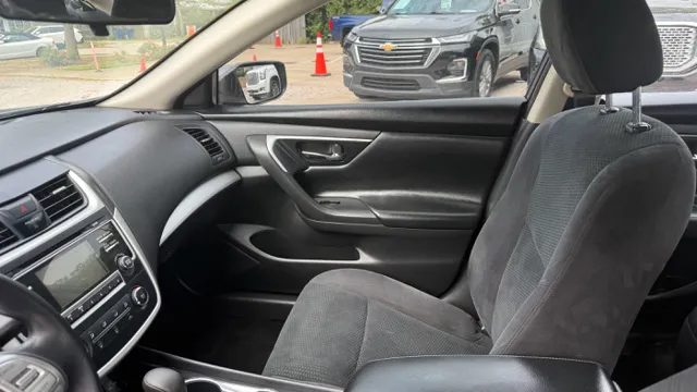 2017 Nissan Altima S - Photo 29