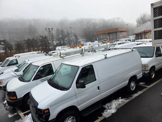 2005 Ford Econoline Van Commercial - Photo 17