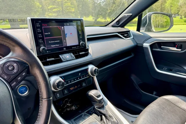 2021 Toyota RAV4 XSE - Photo 16