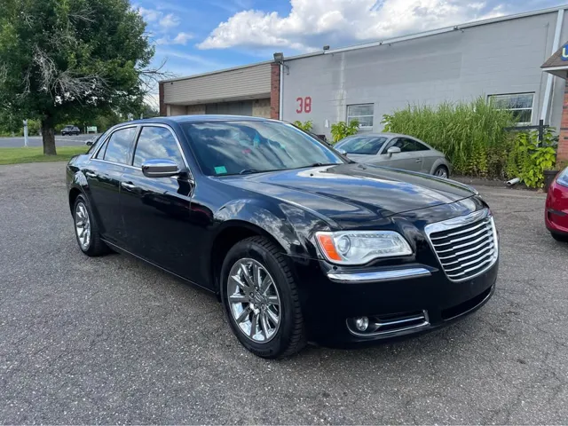 2012 Chrysler 300 Limited's photo
