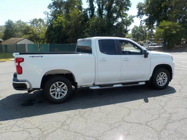 2019 Chevrolet Silverado LT photo 3