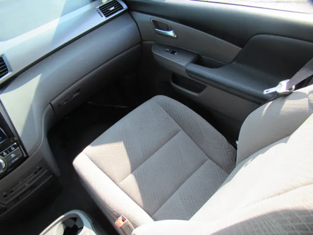 2013 Honda Odyssey LX - Photo 22