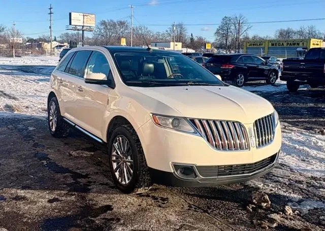2013 Lincoln MKX Base