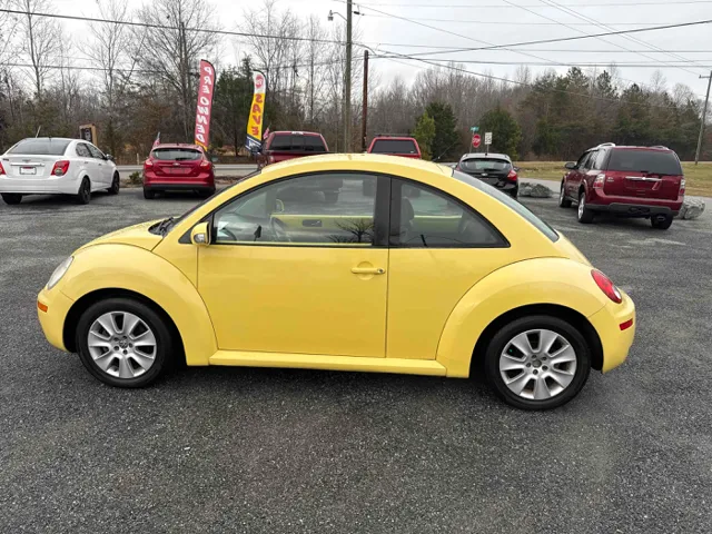 2009 Volkswagen New Beetle Base's photo