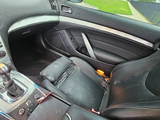 2010 INFINITI G Convertible 37 Sport - Photo 23