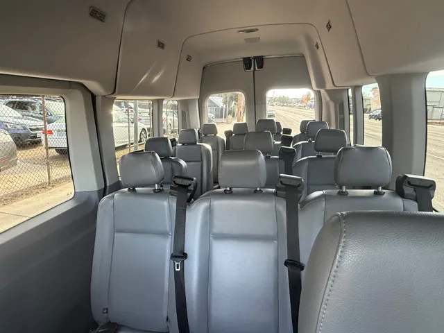 2016 Ford Transit XL - Photo 21
