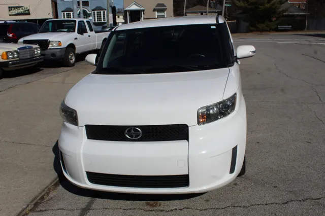 2009 Scion xB photo 2