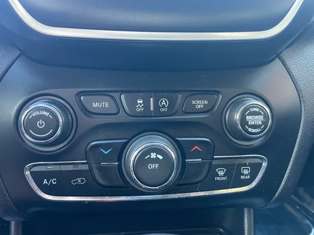 2020 Jeep Cherokee Latitude photo 17