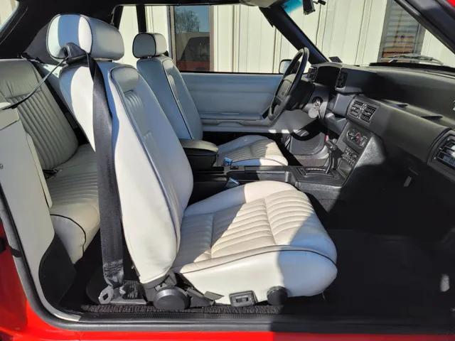 1992 Ford Mustang - Photo 14