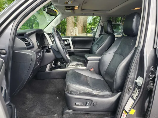 2014 Toyota 4Runner Limited 4WD V6 photo 11