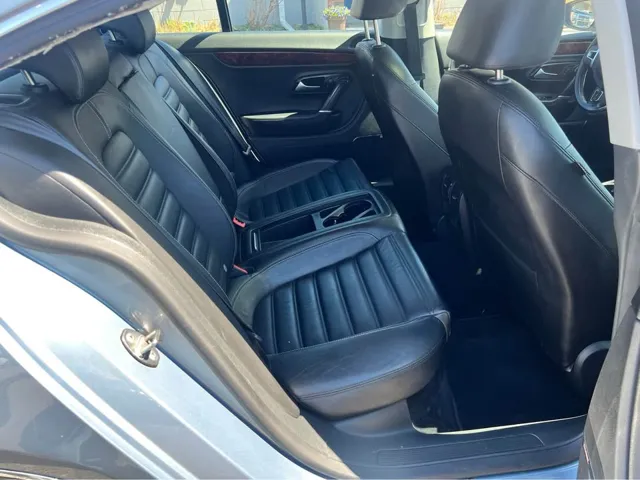 2010 Volkswagen CC VR6 4Motion - Photo 11