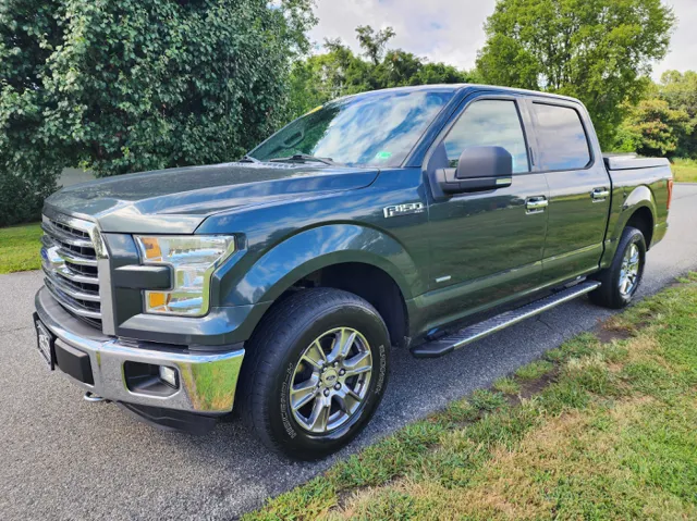 2015 Ford F-150 XLT photo 2