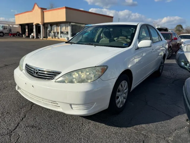 2005 Toyota Camry LE