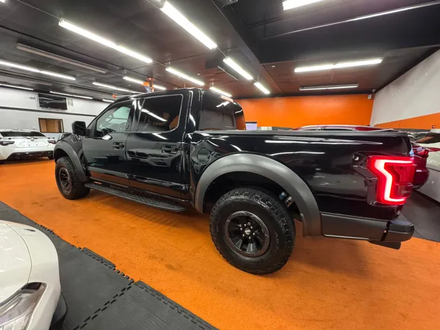 2017 Ford F-150 photo 4