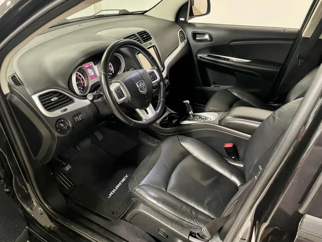 2011 Dodge Journey Lux photo 6