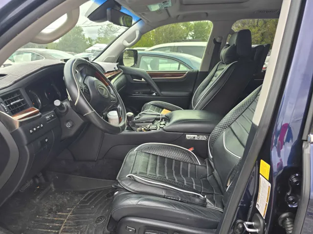 2016 Lexus LX 570 - Photo 33