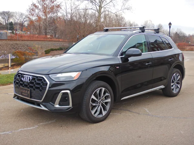 2024 Audi Q5 Premium Plus's photo