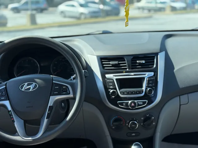 2014 Hyundai Accent GLS - Photo 14