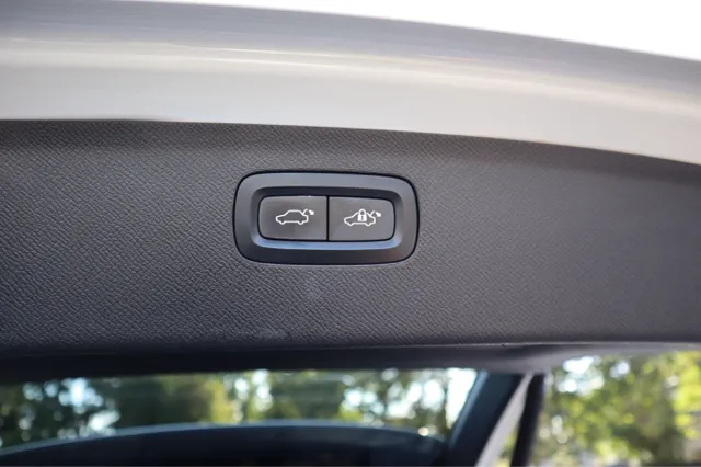 2016 Volvo XC90 T6 Inscription photo 23