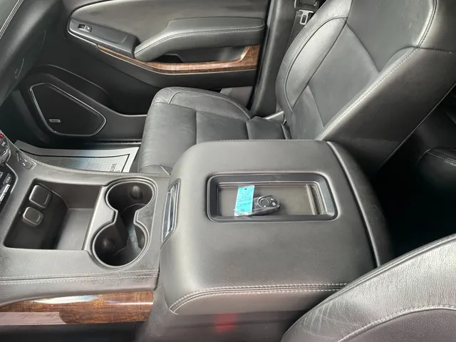 2019 Chevrolet Suburban LT photo 15