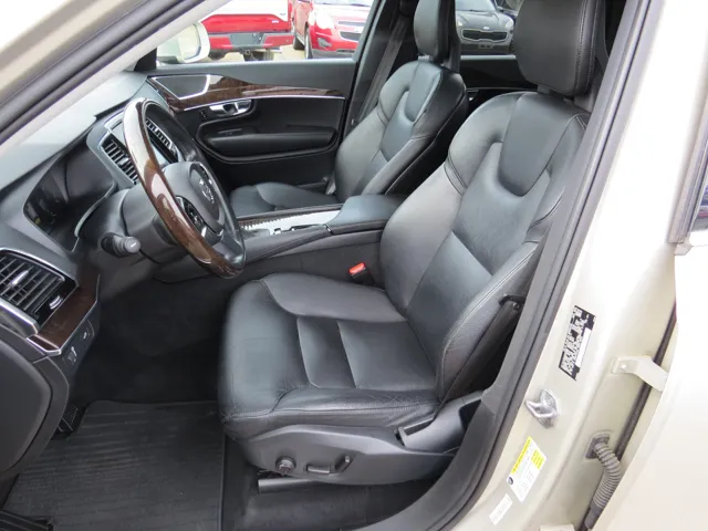 2016 Volvo XC90 Momentum - Photo 11