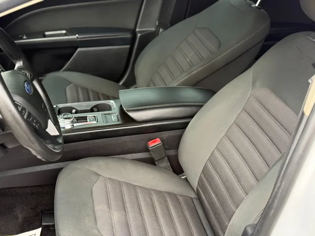 2018 Ford Fusion SE - Photo 19